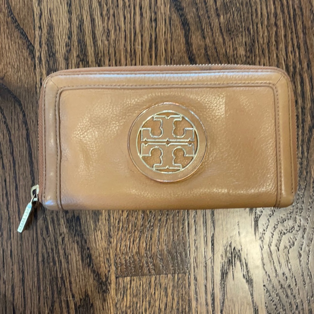 Tory Burch leather wallet